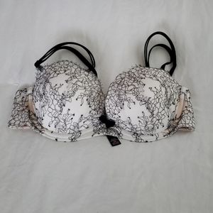 Victoria's  Secret very sexy lace 34B